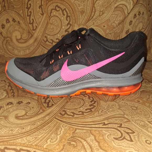 Nike Max Dynasty 2 Women's Black and Pink Athletic Shoes In A Size 9. EUC. - Picture 7 of 12